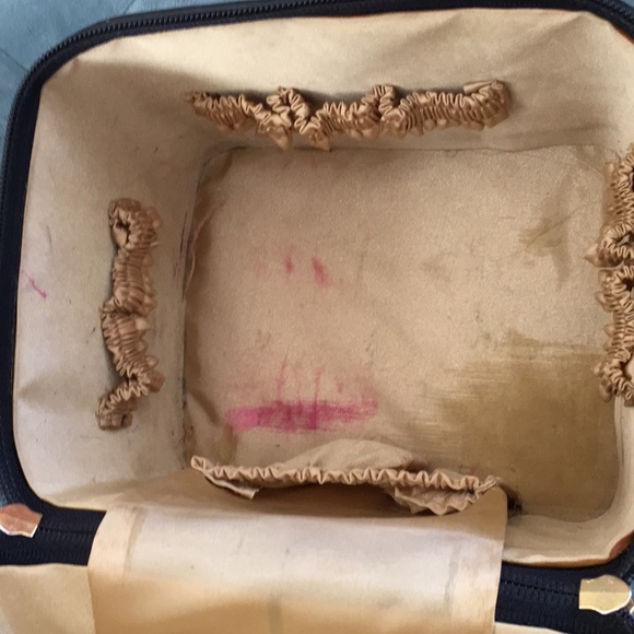 Cosmetic bag - Picture 9 of 9